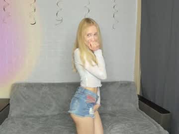 girl
        sandra_buika cam image #2027503