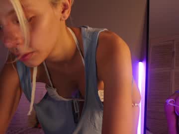 girl
        lesi_moonie cam image #6494835