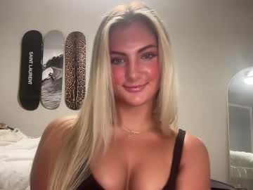girl
        lovelyaveryy cam image #5290294