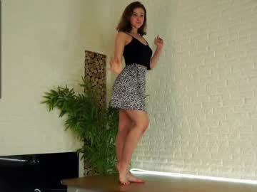 girl
        a_whole_eternity cam image #4076034