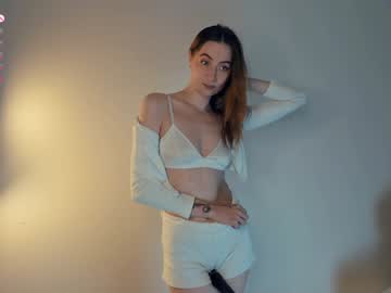girl
        quennaedger cam image #5607514