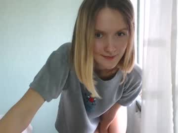 girl
        oh_lily cam image #3456809