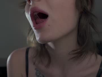 girl
        auddicted cam image #4761616