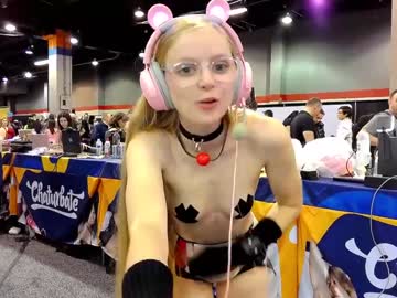 girl
        emmasky69 cam image #6534496