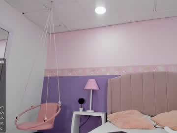 girl
        maryberrygh_ cam image #764584