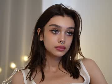 girl
        karina_amiri cam image #4807587