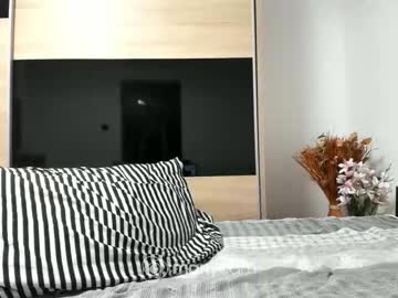 girl
        angell6969 cam image #812793
