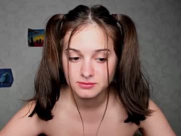 girl
        oladushek18 cam image #4493090