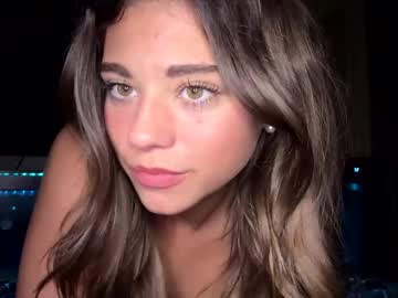 girl
        chloeeey1 cam image #6470321