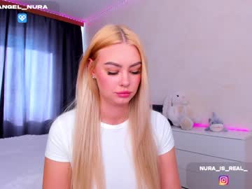 girl
        8a8y_nura cam image #1105359