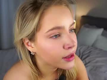 girl
        lipswithsmileonthem cam image #6807372