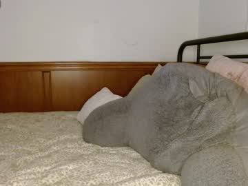 couple
        poppywilde cam image #2850281