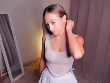 girl
        wave_of_happy_ cam image #2716623