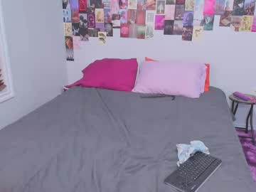 couple
        chloenight cam image #5950064