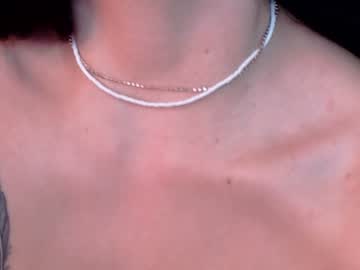girl
        charlotte114 cam image #910115