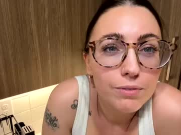 girl
        daniellelancaster cam image #4711042
