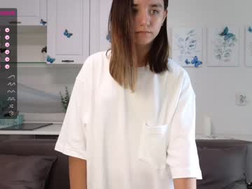 girl
        karalyons cam image #2154665