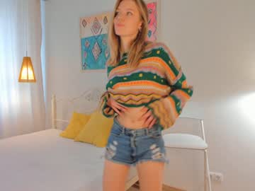 girl
        conniesperry cam image #761861