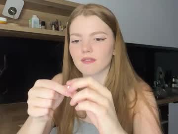 girl
        kristalwynn cam image #4850896