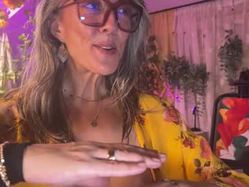 girl
        sunniedayz cam image #5861550