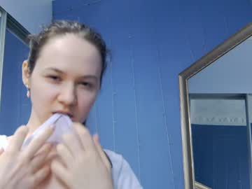 girl
        kriskras__ cam image #6022397