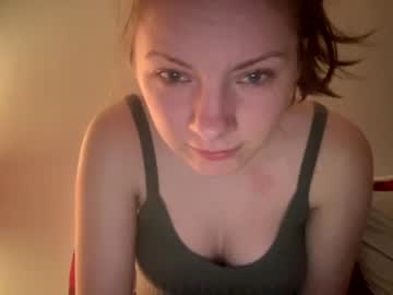 girl
        itslizzy21 cam image #235458