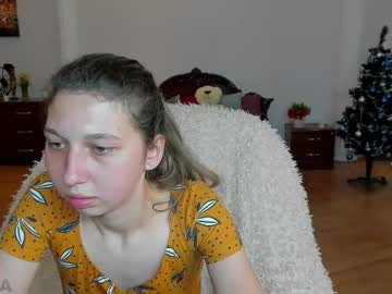 girl
        mary_winters_ cam image #5665390