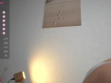 girl
        enchant_baby_ cam image #2451180