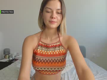 girl
        coy_t66nager cam image #2759295