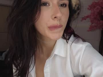 girl
        yononeey cam image #4429663