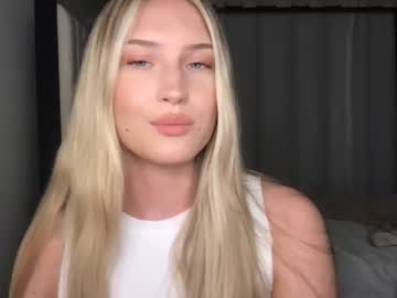 girl
        thezabrina cam image #1888652