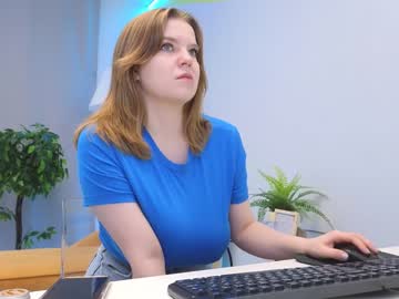 girl
        lovlybambi cam image #2846159