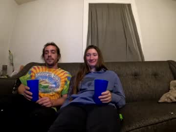 couple
        spillthewine420 cam image #322017