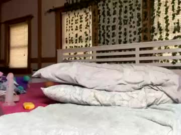 girl
        kekeoutlaw cam image #4098250