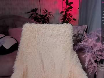 girl
        lika_moon cam image #810476