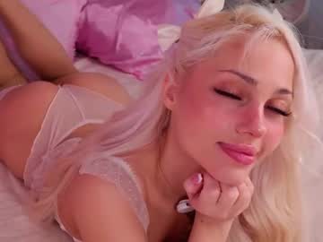girl
        jollly_belle cam image #6527732