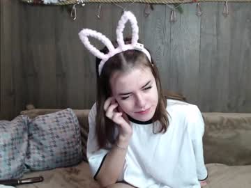 girl
        _alicewonder_ cam image #842190