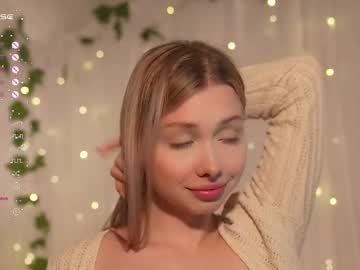 girl
        april_blush cam image #6848332