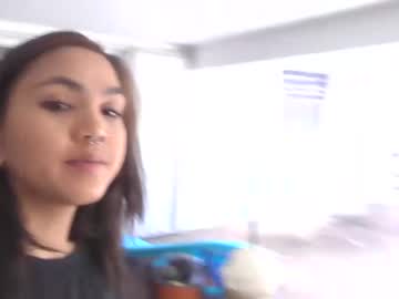 girl
        karebearxx cam image #2013289