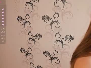 girl
        mila_milka_ cam image #2382010