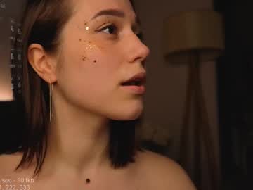 girl
        heylixie_ cam image #6592212
