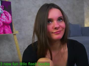 girl
        lorettadunnell cam image #6640204