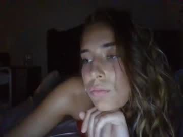 girl
        aellarose cam image #2066357