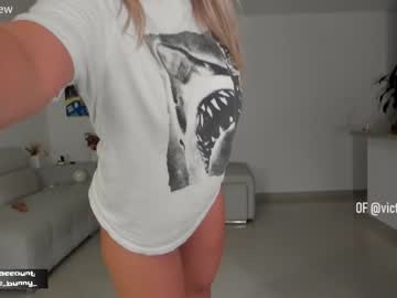 girl
        amelie_bunny_real cam image #4042340