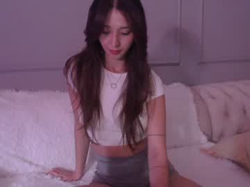 girl
        sarasuo cam image #2278155