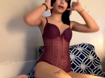 girl
        alya101 cam image #3891709