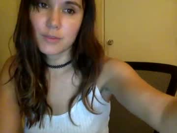 girl
        ericarae91 cam image #155903
