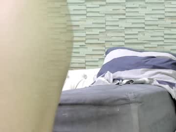 couple
        blow2job_lat cam image #1753381