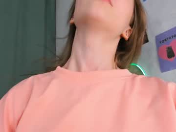 girl
        fly_best cam image #5824893