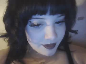 girl
        lottiepoppie cam image #3362401